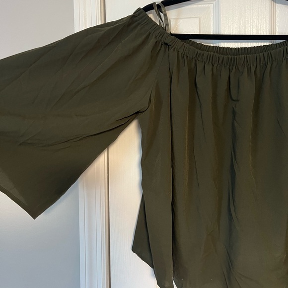 Off the shoulder long sleeve blouse - Picture 3 of 5